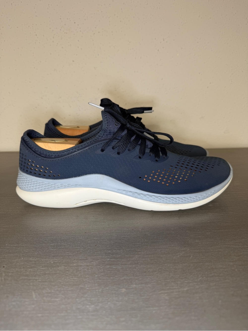 B21 Crocs Literide 360 Pacer Blue Mens Size 9M Lace Up Lightweight Sneakers - Picture 2 of 11